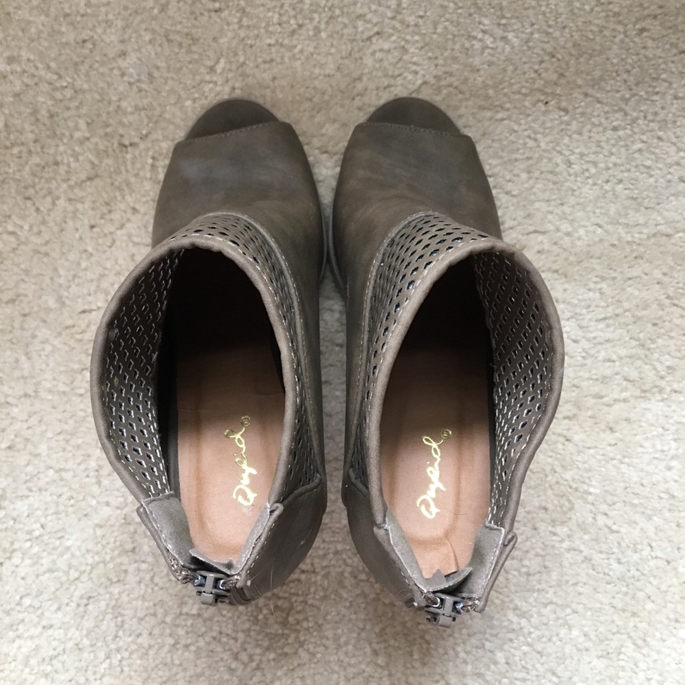 High heels - Picture 3 of 5